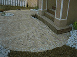 Revêtement de sol en pierre : galets plats et barettes de quartzite, paysagiste Saint Brévins